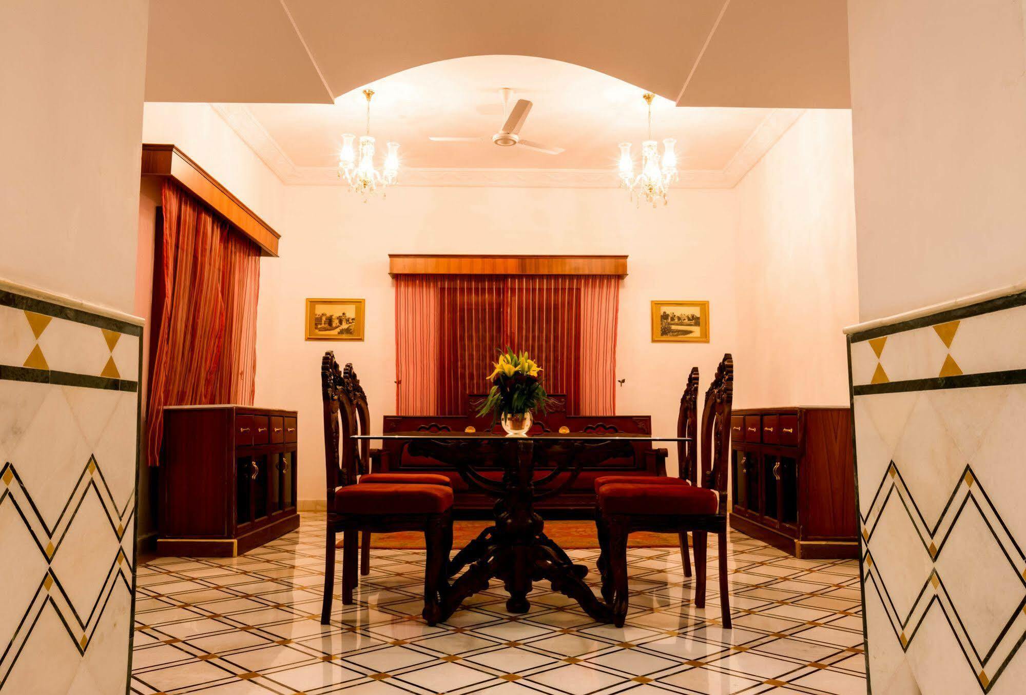 Hotel Pratap Mahal Pushkar Ihcl Seleqtion Zewnętrze zdjęcie